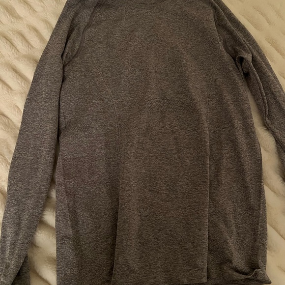 lululemon athletica Gray Long Sleeve Tee - Picture 1 of 1